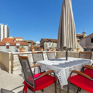 Apartman Sv Petar Stari U Centru Splita Apartment